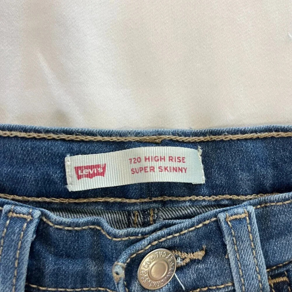 Levi's | Medium Wash High Rise Super Skinny Denim Jeans | Size 26 - Picture 4 of 7